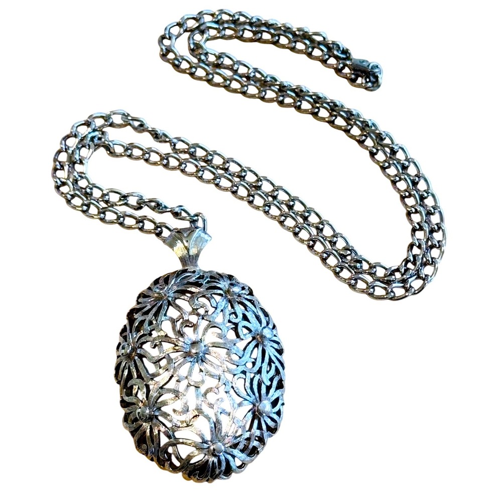 Monet Signed Necklace VTG Floral Daisy Metal‎ Designer silver tone Retro MCM 60s
